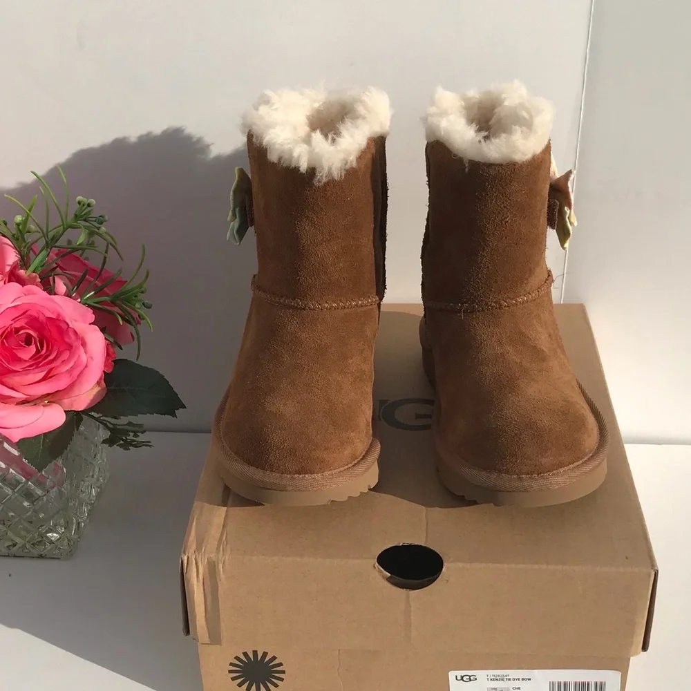 UGG Kenzie Tie Dye Bow